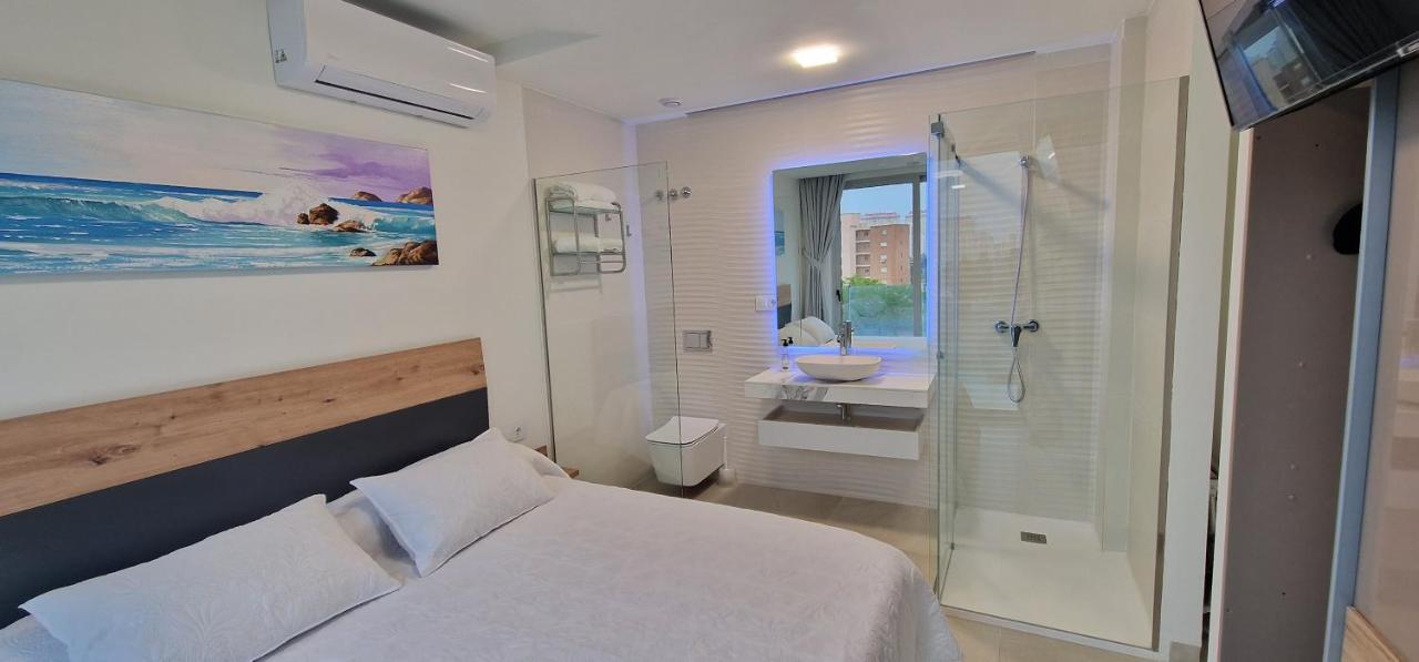 פינסטראט Apartamentos Oasis De La Cala מראה חיצוני תמונה