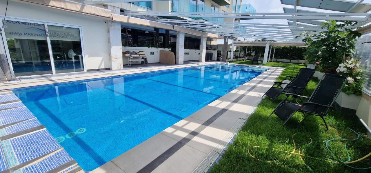 פינסטראט Apartamentos Oasis De La Cala מראה חיצוני תמונה